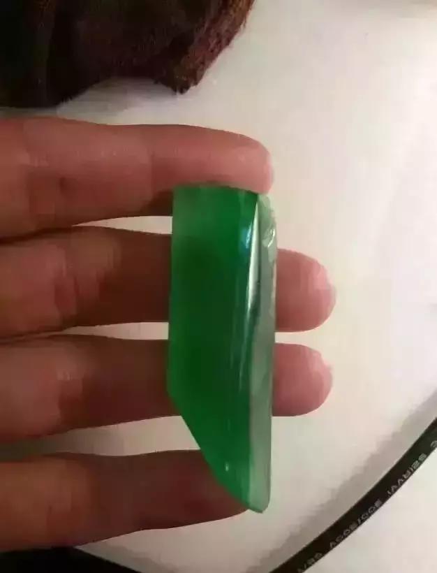 帝王绿翡翠价格多少及图片翡翠帝王绿每克价格-第26张图片-翡翠网 帝王绿翡翠价格多少及图片翡翠帝王绿每克价格-第26张图片-翡翠网