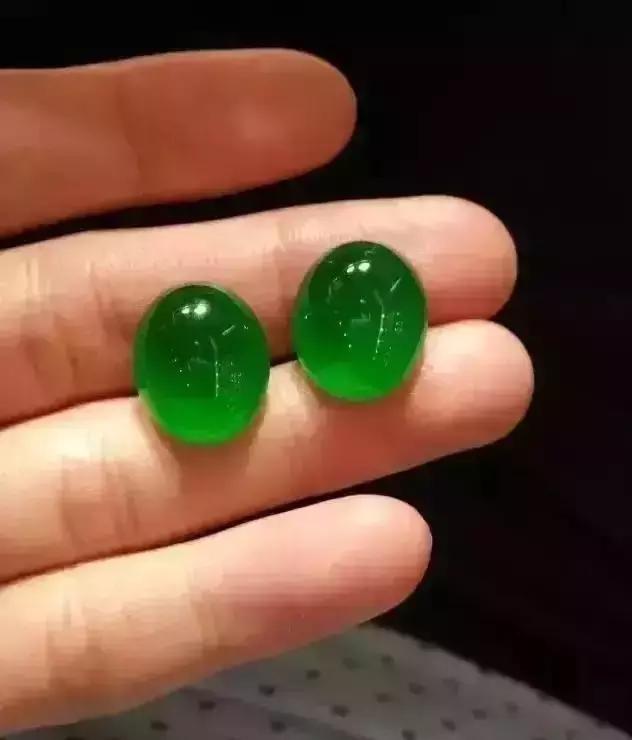 帝王绿翡翠价格多少及图片翡翠帝王绿每克价格-第33张图片-翡翠网 帝王绿翡翠价格多少及图片翡翠帝王绿每克价格-第33张图片-翡翠网