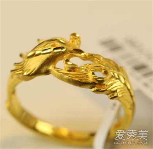 老凤祥还是中国黄金好,老凤祥为啥比周大福便宜