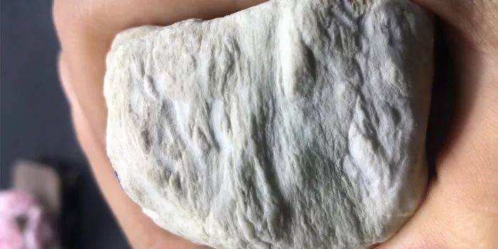 无色带翡翠原石中国哪个地区翡翠原石多-第1张图片-翡翠网 无色带翡翠原石中国哪个地区翡翠原石多-第1张图片-翡翠网