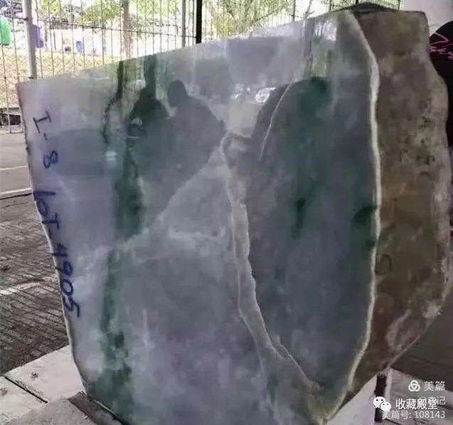 翡翠原石能造假吗翡翠原石注胶-第1张图片-翡翠网 翡翠原石能造假吗翡翠原石注胶-第1张图片-翡翠网