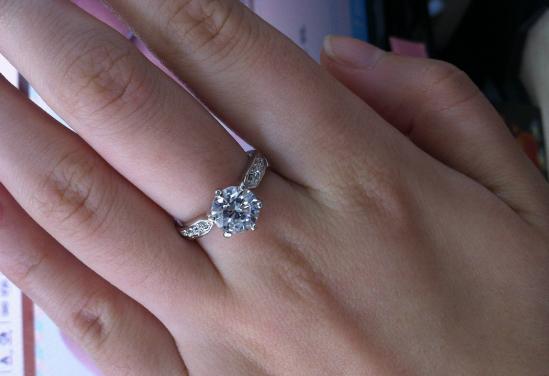 30分钻石价格对照表,1克拉钻石有多大-第2张图片-翡翠网 30分钻石价格对照表,1克拉钻石有多大-第2张图片-翡翠网