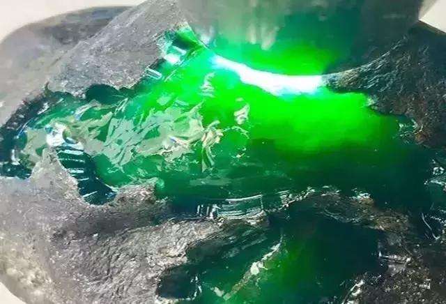 翡翠原石一手货源哪里批发翡翠原石哪里批发-第1张图片-翡翠网 翡翠原石一手货源哪里批发翡翠原石哪里批发-第1张图片-翡翠网