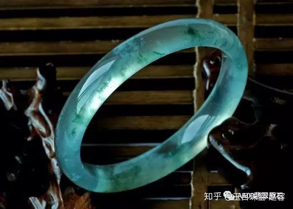 翡翠种水分类从高到低的简单介绍-第1张图片-翡翠网 翡翠种水分类从高到低的简单介绍-第1张图片-翡翠网