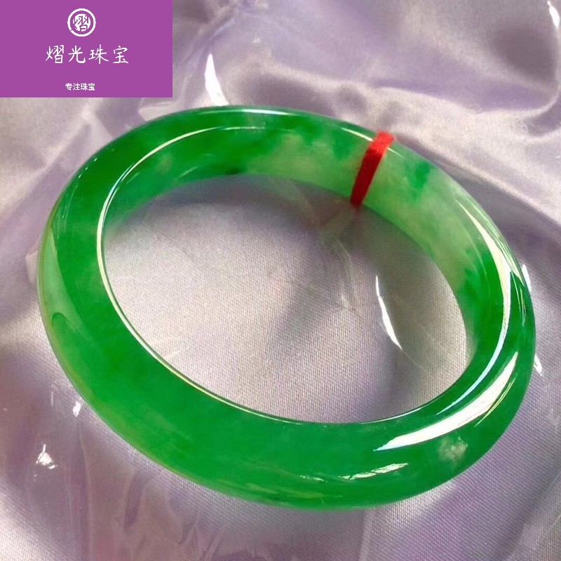 包含淡绿色翡翠玉镯的价格的词条-第1张图片-翡翠网 包含淡绿色翡翠玉镯的价格的词条-第1张图片-翡翠网