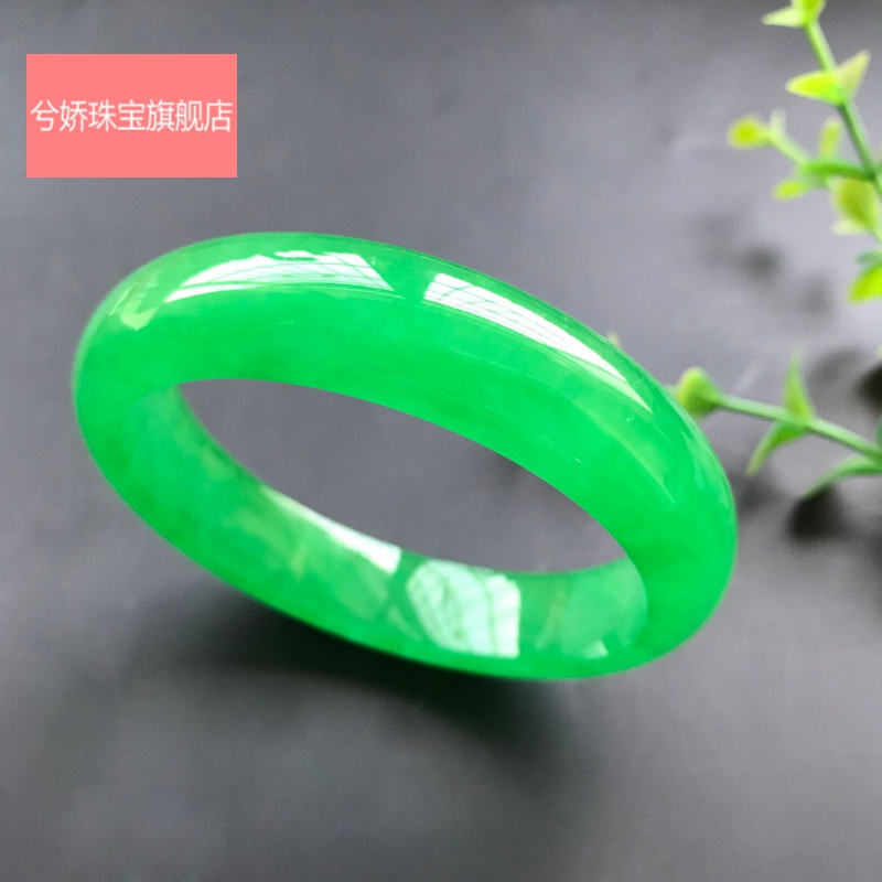 包含淡绿色翡翠玉镯的价格的词条-第2张图片-翡翠网 包含淡绿色翡翠玉镯的价格的词条-第2张图片-翡翠网