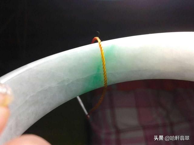 翡翠飘花基本知识翡翠飘花玉镯-第2张图片-翡翠网 翡翠飘花基本知识翡翠飘花玉镯-第2张图片-翡翠网