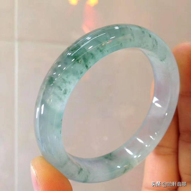 翡翠飘花基本知识翡翠飘花玉镯-第5张图片-翡翠网 翡翠飘花基本知识翡翠飘花玉镯-第5张图片-翡翠网