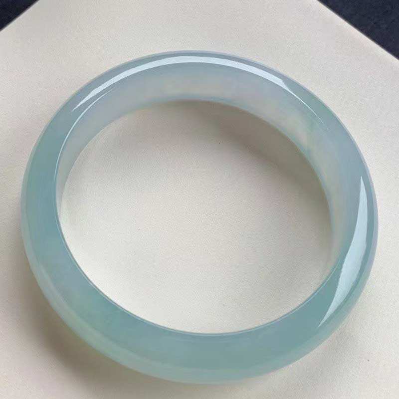 10万元的翡翠手镯一折的翡翠手镯-第2张图片-翡翠网 10万元的翡翠手镯一折的翡翠手镯-第2张图片-翡翠网