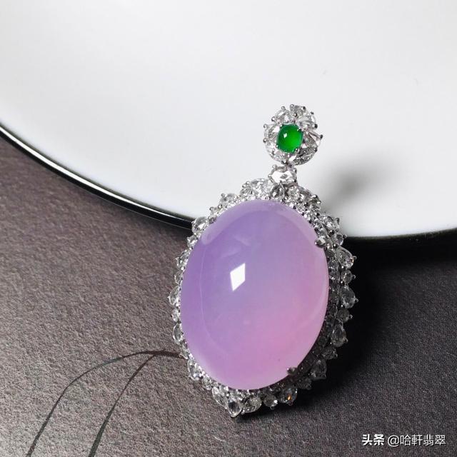 翡翠和玉石哪种好,翡翠知识讲解翡翠怎样选购玉送人-第5张图片-翡翠网 翡翠和玉石哪种好,翡翠知识讲解翡翠怎样选购玉送人-第5张图片-翡翠网