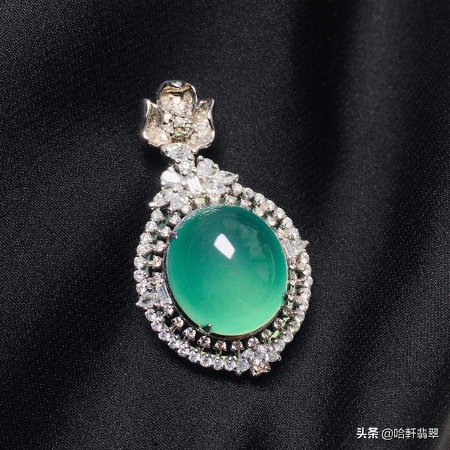 翡翠和玉石哪种好,翡翠知识讲解翡翠怎样选购玉送人-第9张图片-翡翠网 翡翠和玉石哪种好,翡翠知识讲解翡翠怎样选购玉送人-第9张图片-翡翠网