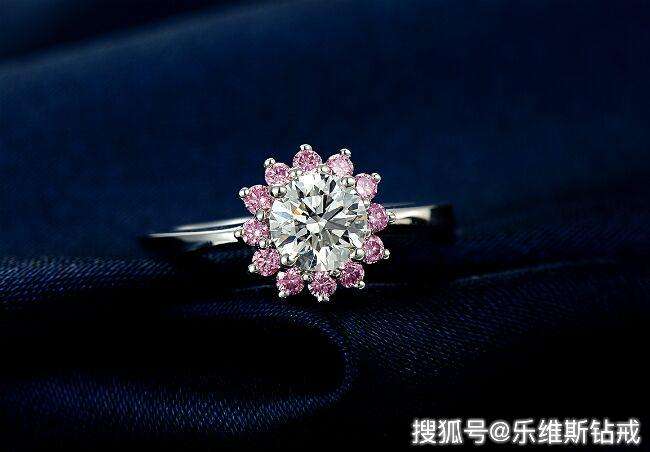 1万块的钻戒回收多少钱怎么选钻戒性价比高-第1张图片-翡翠网 1万块的钻戒回收多少钱怎么选钻戒性价比高-第1张图片-翡翠网