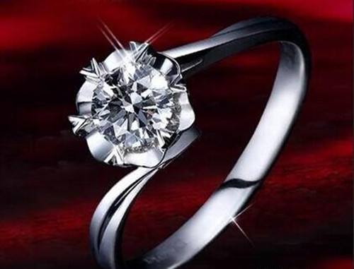1万块的钻戒回收多少钱怎么选钻戒性价比高-第2张图片-翡翠网 1万块的钻戒回收多少钱怎么选钻戒性价比高-第2张图片-翡翠网