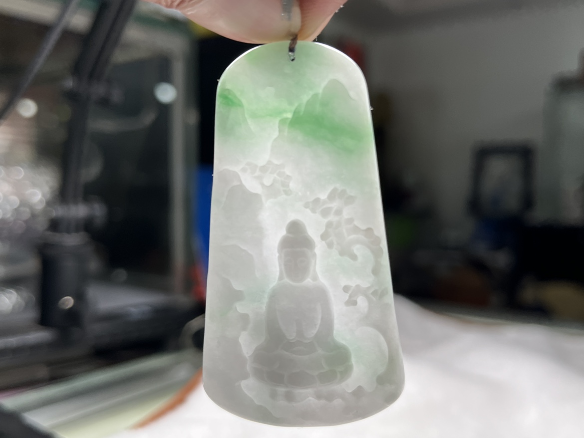 白底青翡翠吊坠价格的简单介绍-第1张图片-翡翠网 白底青翡翠吊坠价格的简单介绍-第1张图片-翡翠网