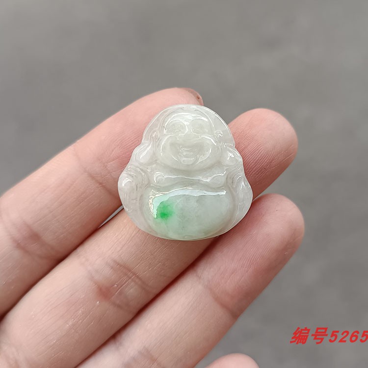 白底青翡翠吊坠价格的简单介绍-第2张图片-翡翠网 白底青翡翠吊坠价格的简单介绍-第2张图片-翡翠网