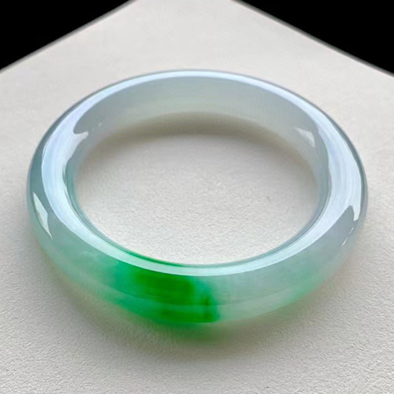 包含关于翡翠手镯的相关知识的词条-第1张图片-翡翠网