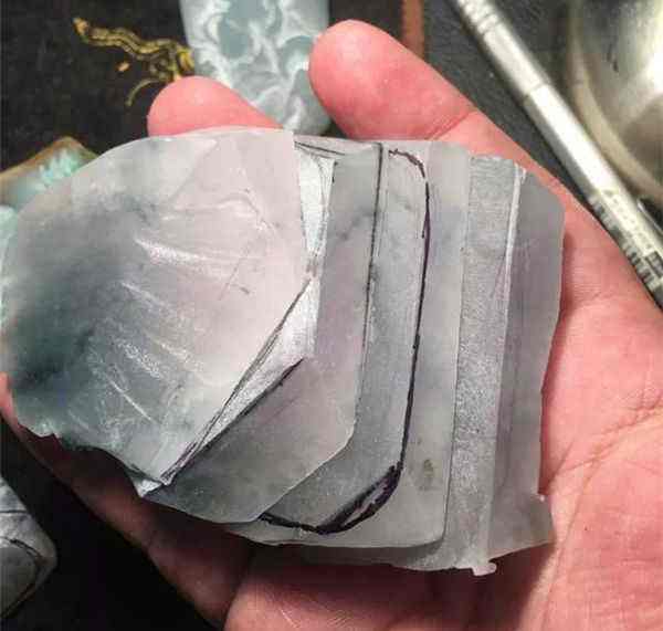 会卡翡翠原石解涨图片的简单介绍-第1张图片-翡翠网 会卡翡翠原石解涨图片的简单介绍-第1张图片-翡翠网