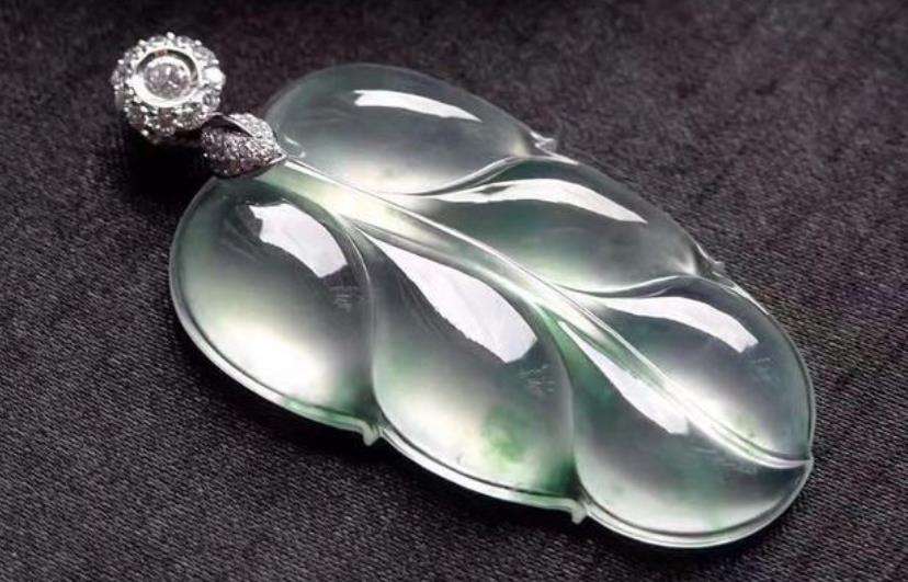 翡翠寓意小知识,翡翠的寓意和象征-第1张图片-翡翠网 翡翠寓意小知识,翡翠的寓意和象征-第1张图片-翡翠网