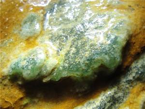 各种阳绿帝王绿翡翠原石图片阳绿翡翠原石种水怎么分-第2张图片-翡翠网 各种阳绿帝王绿翡翠原石图片阳绿翡翠原石种水怎么分-第2张图片-翡翠网