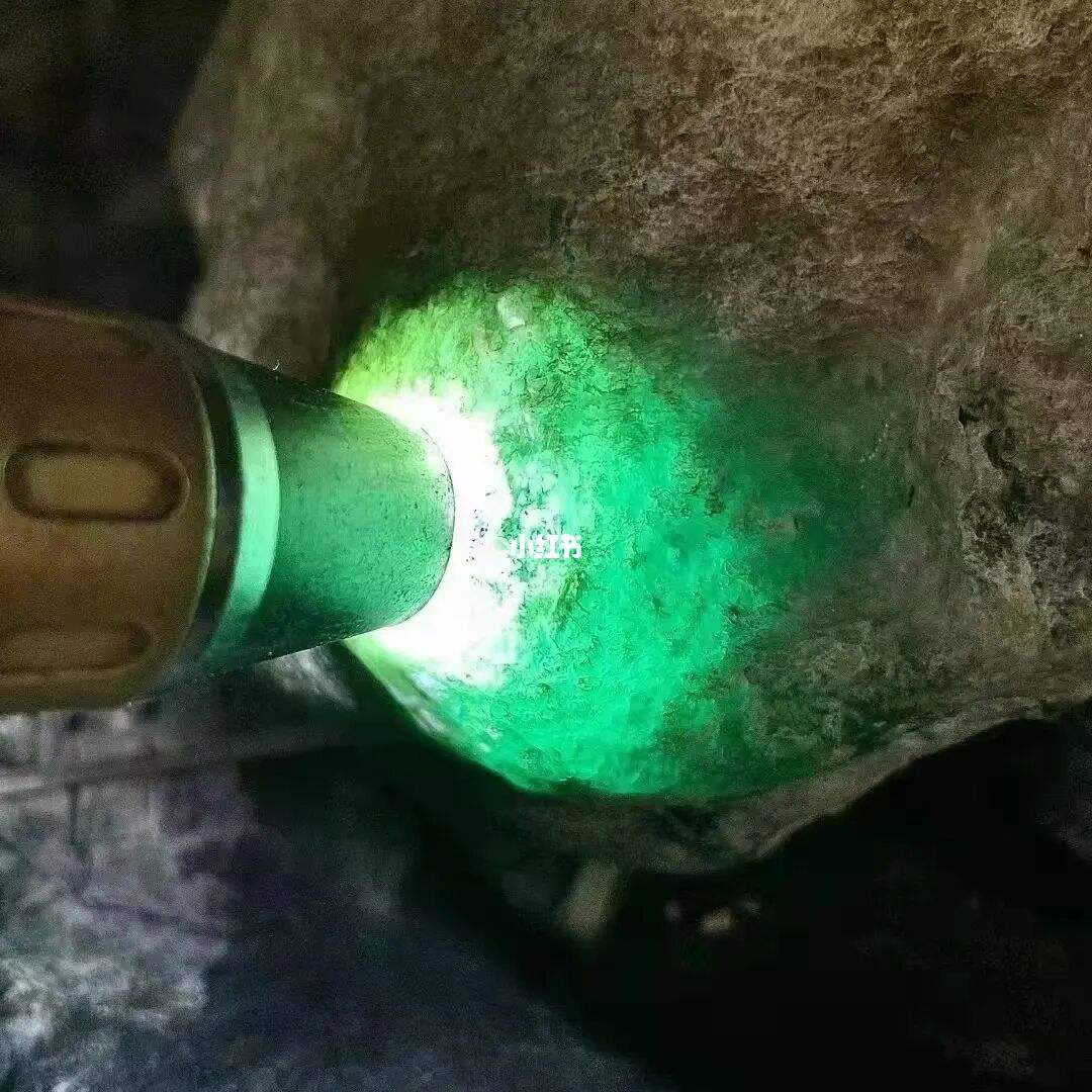 包含木那料翡翠手镯价格表的词条-第2张图片-翡翠网 包含木那料翡翠手镯价格表的词条-第2张图片-翡翠网