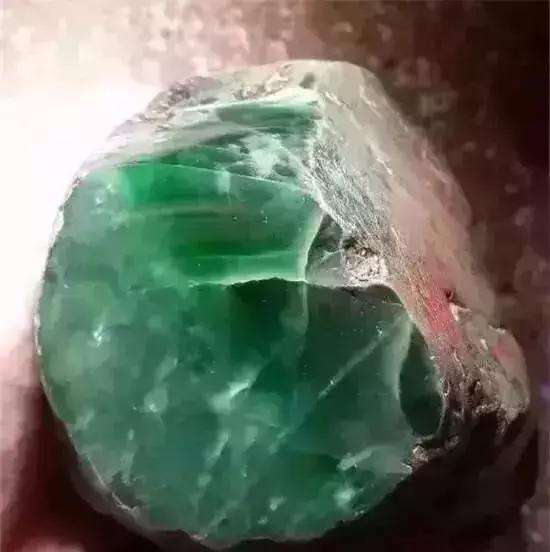 中国最贵的翡翠500亿,最贵的翡翠原石图片-第2张图片-翡翠网 中国最贵的翡翠500亿,最贵的翡翠原石图片-第2张图片-翡翠网