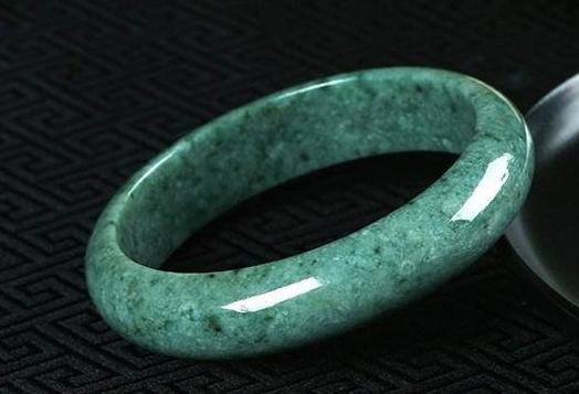 翡翠有关知识关于翡翠的知识大全-第2张图片-翡翠网 翡翠有关知识关于翡翠的知识大全-第2张图片-翡翠网