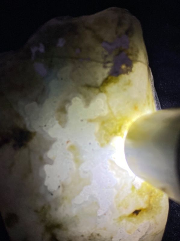 翡翠原石口水翻砂鉴定翡翠原石鉴定24种方法-第2张图片-翡翠网