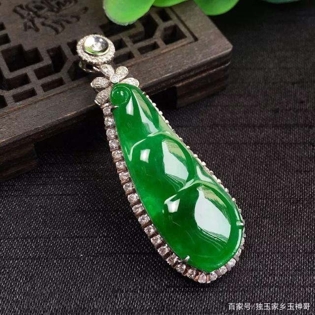 翡翠挂件知识文章关于翡翠成品的文章-第2张图片-翡翠网 翡翠挂件知识文章关于翡翠成品的文章-第2张图片-翡翠网