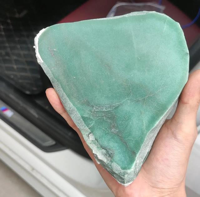 中国十大拍卖翡翠,拍卖翡翠原石-第3张图片-翡翠网 中国十大拍卖翡翠,拍卖翡翠原石-第3张图片-翡翠网