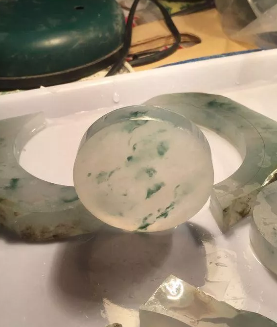 翡翠原石出售网黑宝石翡翠原石-第8张图片-翡翠网 翡翠原石出售网黑宝石翡翠原石-第8张图片-翡翠网