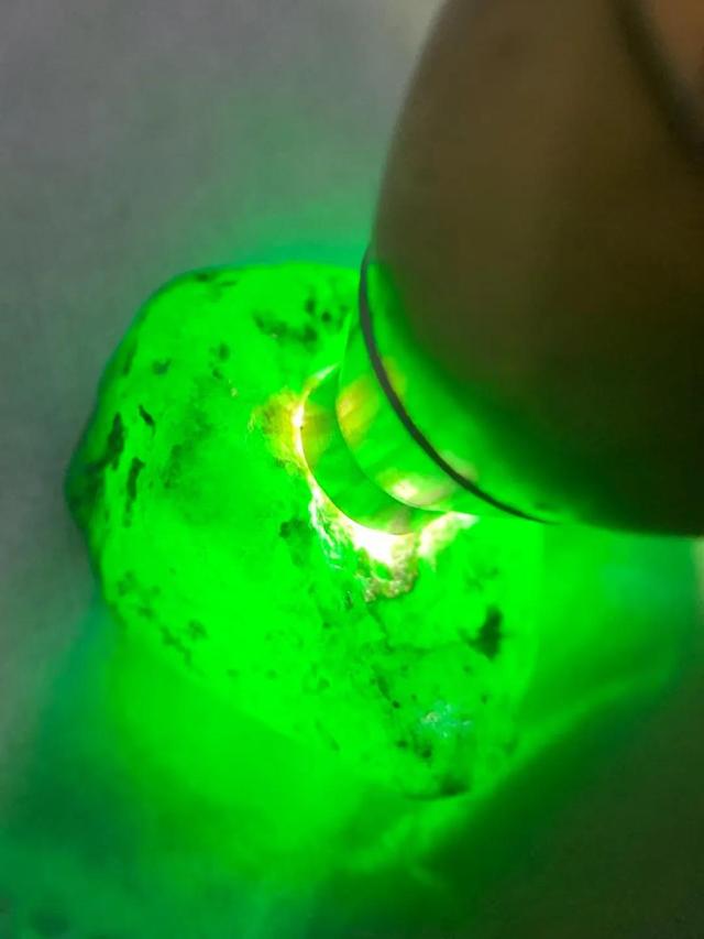 松江区翡翠的原石,上海翡翠玉石交易市场-第2张图片-翡翠网 松江区翡翠的原石,上海翡翠玉石交易市场-第2张图片-翡翠网