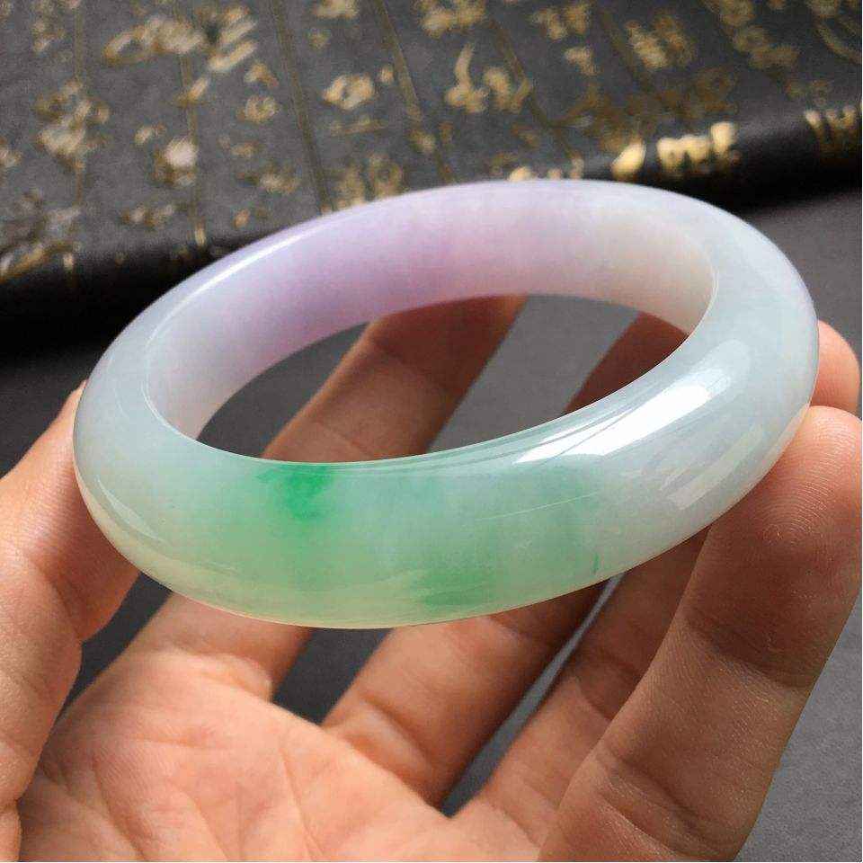 关于翡翠手镯种类和价格的信息-第2张图片-翡翠网 关于翡翠手镯种类和价格的信息-第2张图片-翡翠网