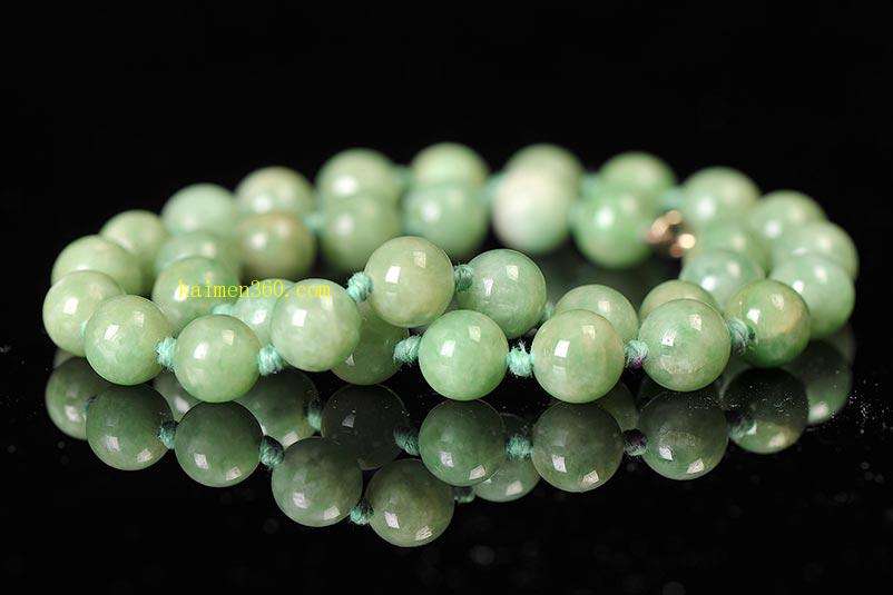 冰种翡翠珠串项链佩戴图片翡翠珠子项链图片价格-第1张图片-翡翠网 冰种翡翠珠串项链佩戴图片翡翠珠子项链图片价格-第1张图片-翡翠网