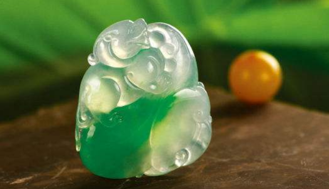 关于翡翠跟和田玉哪个更值钱的信息-第1张图片-翡翠网 关于翡翠跟和田玉哪个更值钱的信息-第1张图片-翡翠网