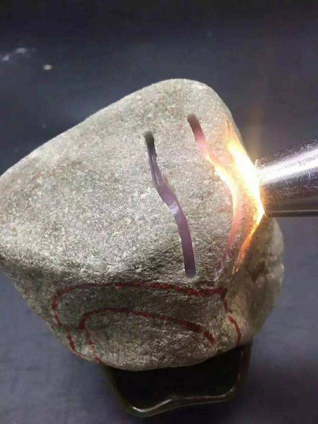 翡翠原石假皮图片大全,广西壮族自治区翡翠原石假皮-第1张图片-翡翠网 翡翠原石假皮图片大全,广西壮族自治区翡翠原石假皮-第1张图片-翡翠网