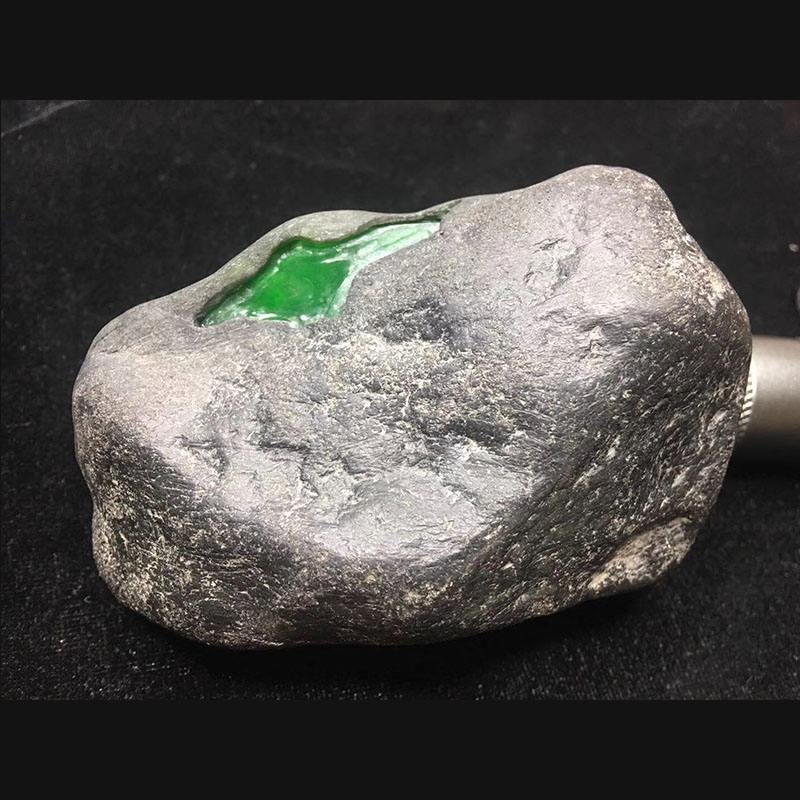 翡翠原石购买方法加工翡翠原石的工具-第1张图片-翡翠网 翡翠原石购买方法加工翡翠原石的工具-第1张图片-翡翠网