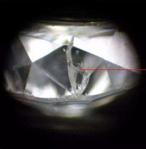 钻石有羽状纹是什么意思羽状纹是几级的钻石