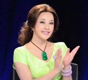 三种女人不适合戴翡翠,戴翡翠的好处和功效-第2张图片-翡翠网 三种女人不适合戴翡翠,戴翡翠的好处和功效-第2张图片-翡翠网