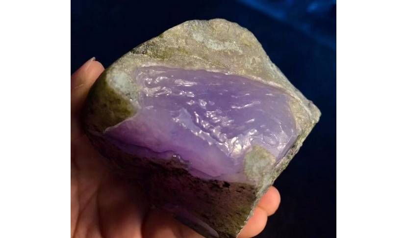 大马坎翡翠原石价格表翡翠原石的市场价格-第1张图片-翡翠网 大马坎翡翠原石价格表翡翠原石的市场价格-第1张图片-翡翠网