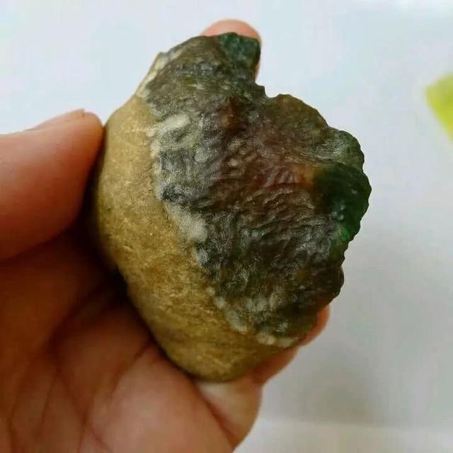 三色翡翠值多少钱三彩翡翠价格-第1张图片-翡翠网 三色翡翠值多少钱三彩翡翠价格-第1张图片-翡翠网