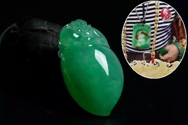 翡翠正阳绿是什么样子的正阳满绿翡翠手镯图-第10张图片-翡翠网 翡翠正阳绿是什么样子的正阳满绿翡翠手镯图-第10张图片-翡翠网