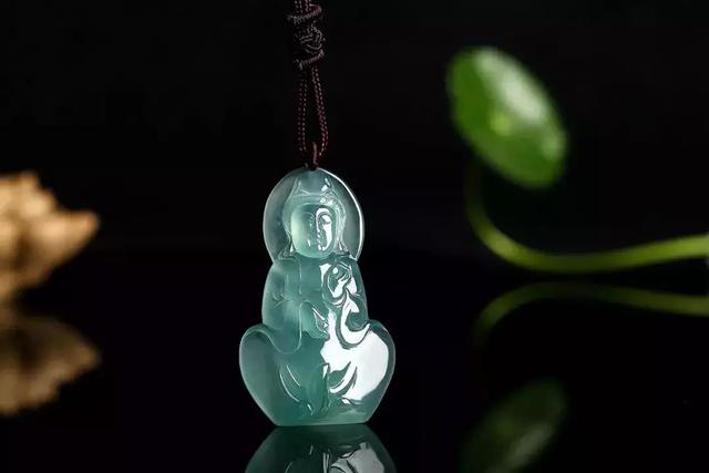 翡翠正阳绿是什么样子的正阳满绿翡翠手镯图-第17张图片-翡翠网 翡翠正阳绿是什么样子的正阳满绿翡翠手镯图-第17张图片-翡翠网