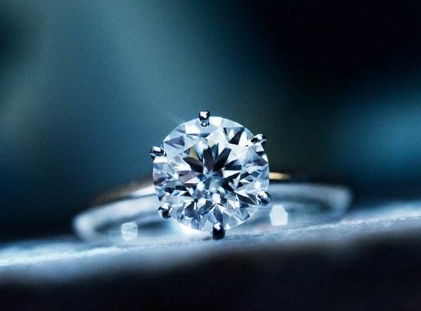 925钻石戒指一般多少钱,一枚钻石戒指多少钱-第2张图片-翡翠网 925钻石戒指一般多少钱,一枚钻石戒指多少钱-第2张图片-翡翠网