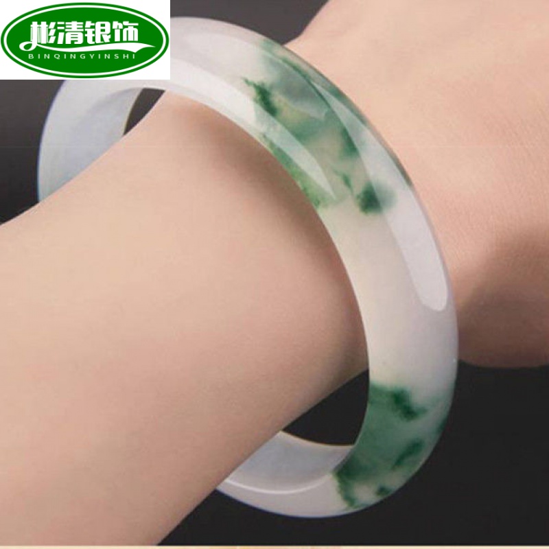 情人节男生送女生翡翠手镯的简单介绍-第2张图片-翡翠网 情人节男生送女生翡翠手镯的简单介绍-第2张图片-翡翠网