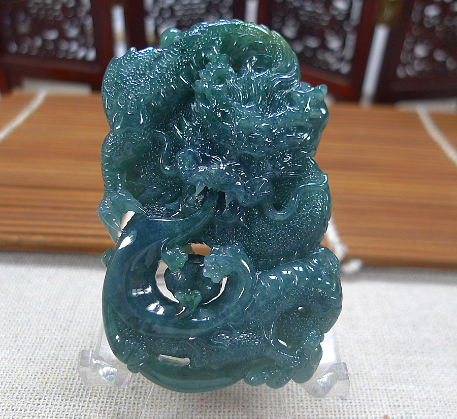 镂空翡翠牌价格糯冰种山水牌价格-第2张图片-翡翠网 镂空翡翠牌价格糯冰种山水牌价格-第2张图片-翡翠网