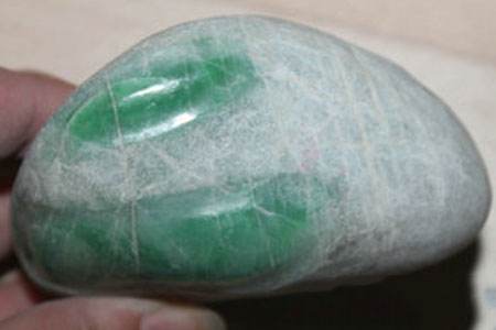 翡翠原石多少一公斤天津交易翡翠原石-第1张图片-翡翠网 翡翠原石多少一公斤天津交易翡翠原石-第1张图片-翡翠网