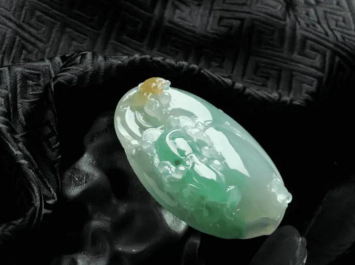 翡翠基础知识分享3万的糯种翡翠手镯-第1张图片-翡翠网 翡翠基础知识分享3万的糯种翡翠手镯-第1张图片-翡翠网