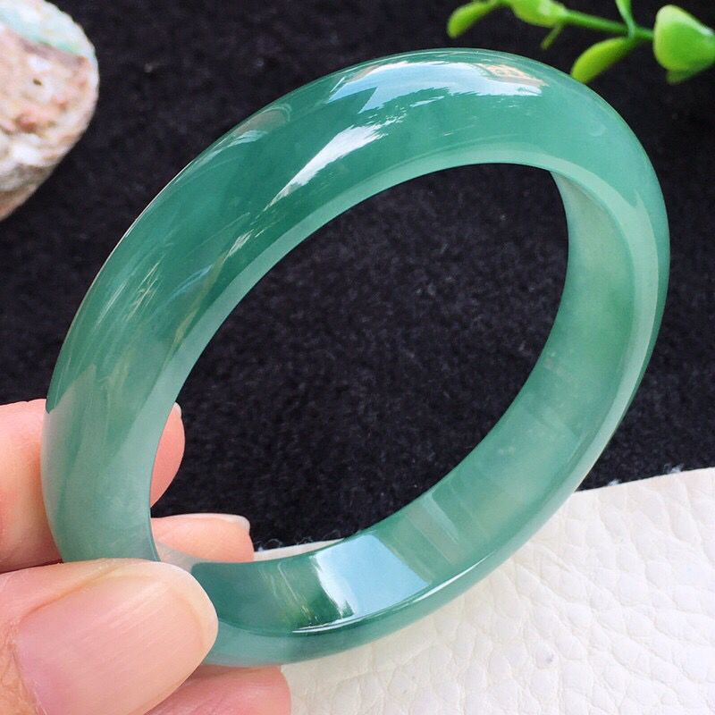 老坑冰种蓝水翡翠价格的简单介绍-第2张图片-翡翠网 老坑冰种蓝水翡翠价格的简单介绍-第2张图片-翡翠网