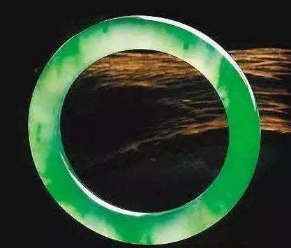 关于在商场买翡翠手镯真假的信息-第2张图片-翡翠网 关于在商场买翡翠手镯真假的信息-第2张图片-翡翠网