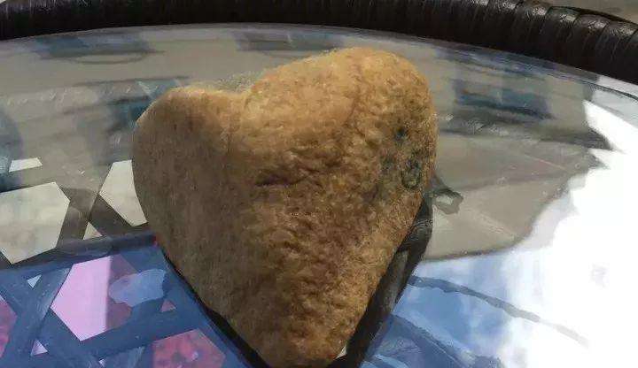 山料翡翠原石不透,翡翠原石切开后图片-第1张图片-翡翠网 山料翡翠原石不透,翡翠原石切开后图片-第1张图片-翡翠网